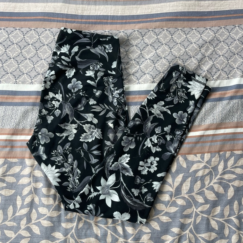 Old Navy Active Floral Leggings